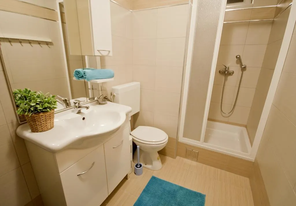 Adela Apartments Dramalj
