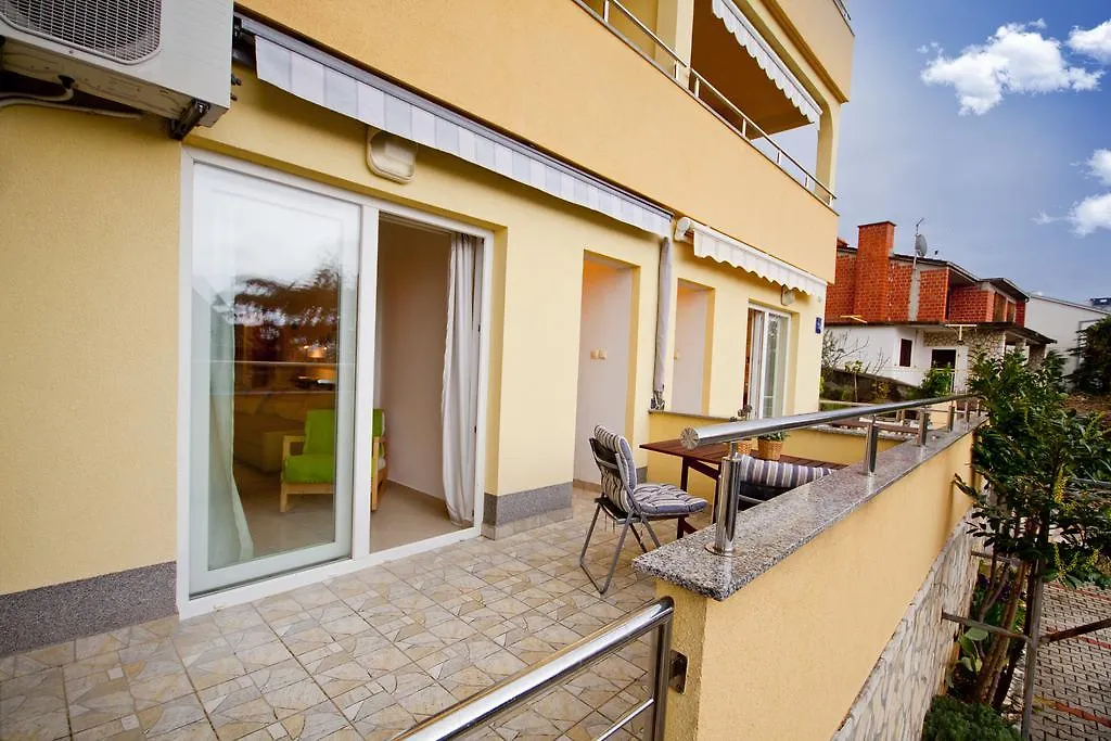 Adela Apartments Dramalj