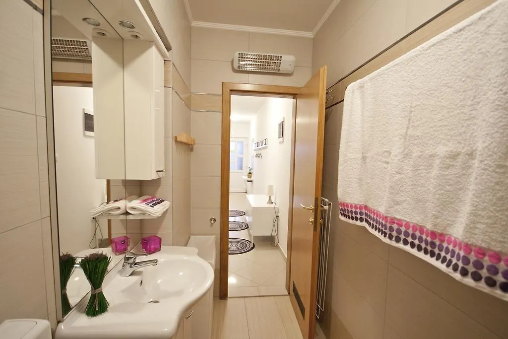 Adela Apartments Dramalj