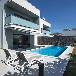 Tesa 1 - Heated Swimming Pool Villa Donji Okrug (Ciovo)